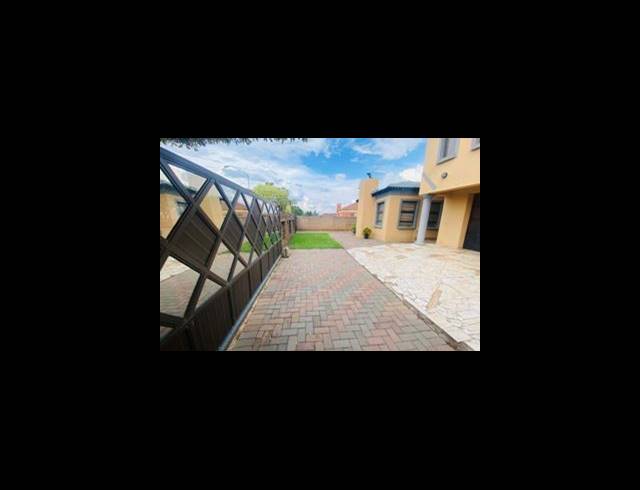 4 BEDROOM HOUSE FOR SALE IN KIRKNEY
